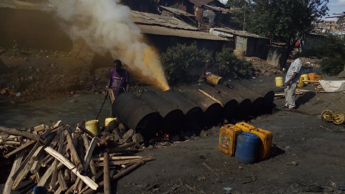 KombGreen's tweet photo. #AlongRivers
Instead of trees along Mathare river this are some Activities that are taking place.. along the river.. https://t.co/iGa2UKT42f