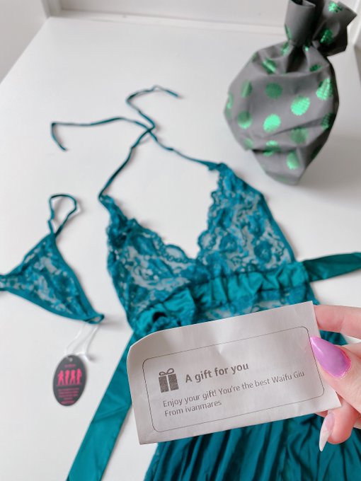 Amazing way to start the week <3  Thank you sooo much @Senpai14Ivan for this amazing surprise gift (I