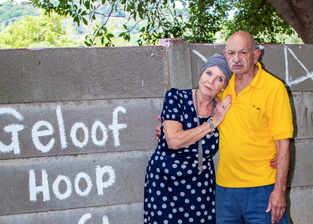 huisgenoot's tweet photo. #AndreaVenter-saak: My seun moor glo sy dogter, nou troos ons mekaar https://t.co/Ktm53V2E4t https://t.co/zzDX9IkRaq