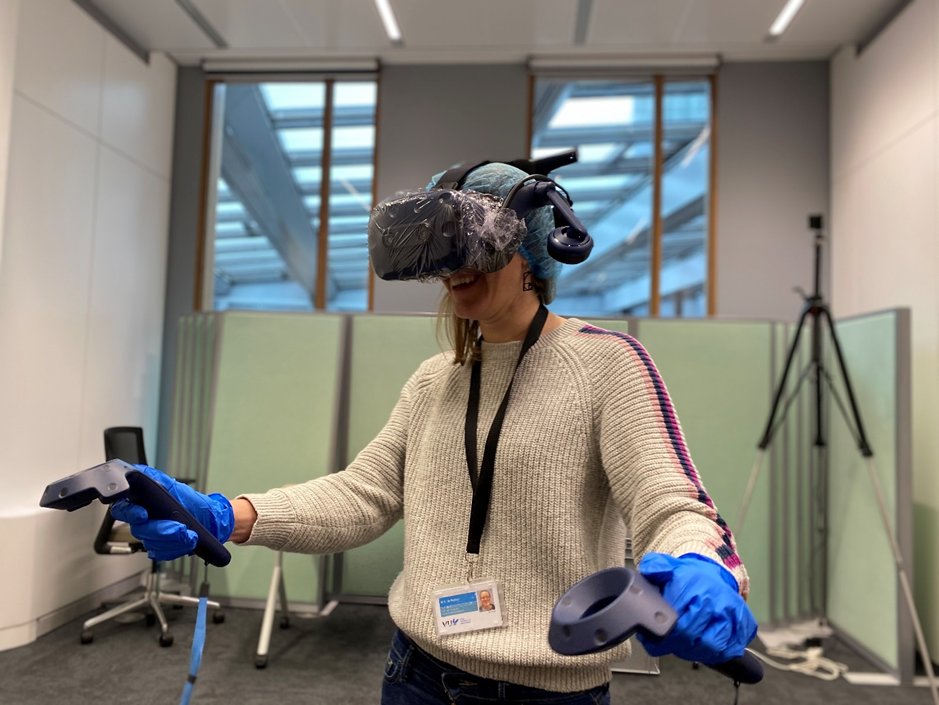 🚨Paper out in Judgment and Decision Making journal: After the virtual flood! My latest #VirtualReality #EconTwitter experiment on #riskcommunication and the last one to be published from my thesis #PhDone sjdm.org/journal/20/200…  summary🧵with GIFs and pictures👇