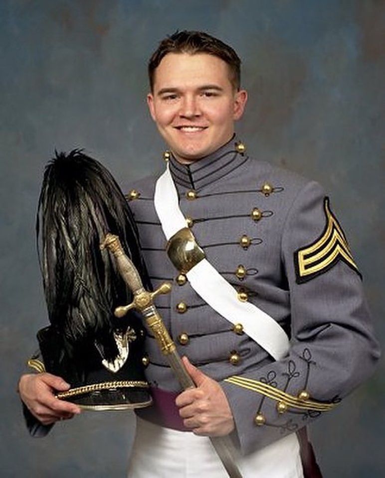 steelhearts_org's tweet image. On this day in 2006, our brother, 1LT Garrison Avery, was taken from us while serving in support of OIF. He was 23 years old. Be thou at peace Garrison.

steel-hearts.org/usma-2004/1lt-…

 $10 will be donated to a charity of his family’s choosing.

#ClassOf2004 #ForCountryAndCorps