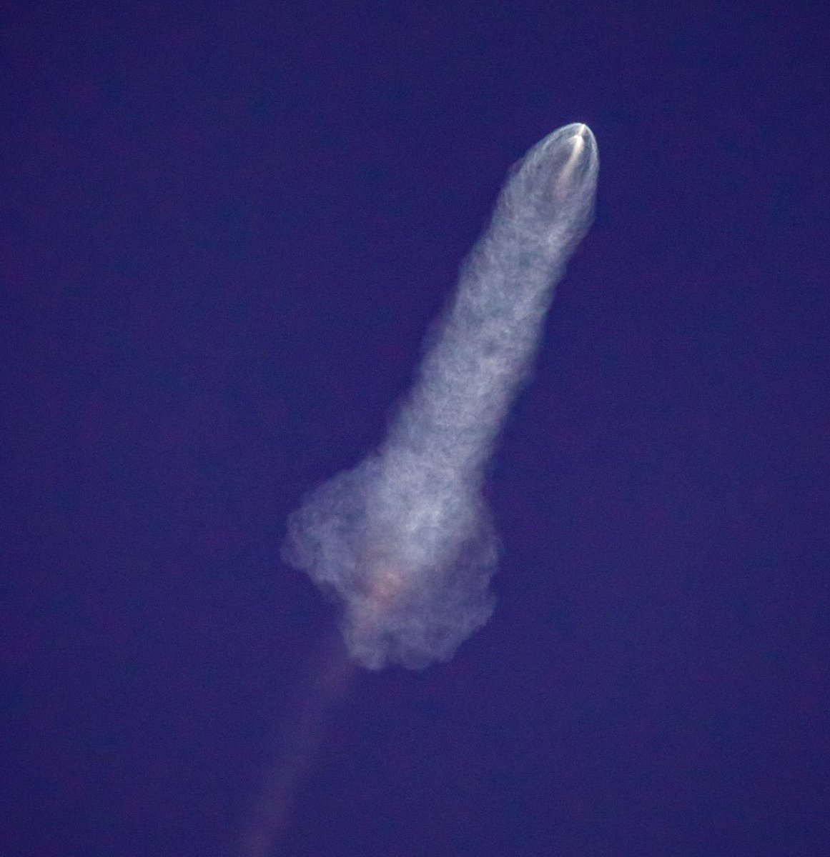 🚨 ÚLTIMA HORA |  SPACEX DENUNCIADO POR DIBUJAR OBSCENIDADES

La compañía SpaceX propiedad del multimillonario empresario Elon Musk ha sido denunciada en un Tribunal Federal por dibujar obscenidades de proporciones nachovidalianas con sus cohetes

Se enfrenta a multas millonarias