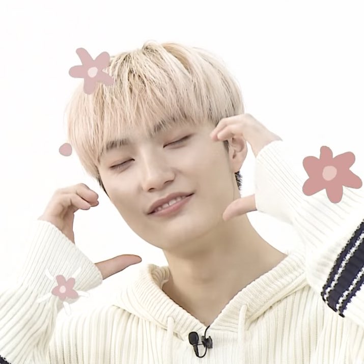 tinyubini's tweet image. daily reminder : yubin loves you &amp;lt;3