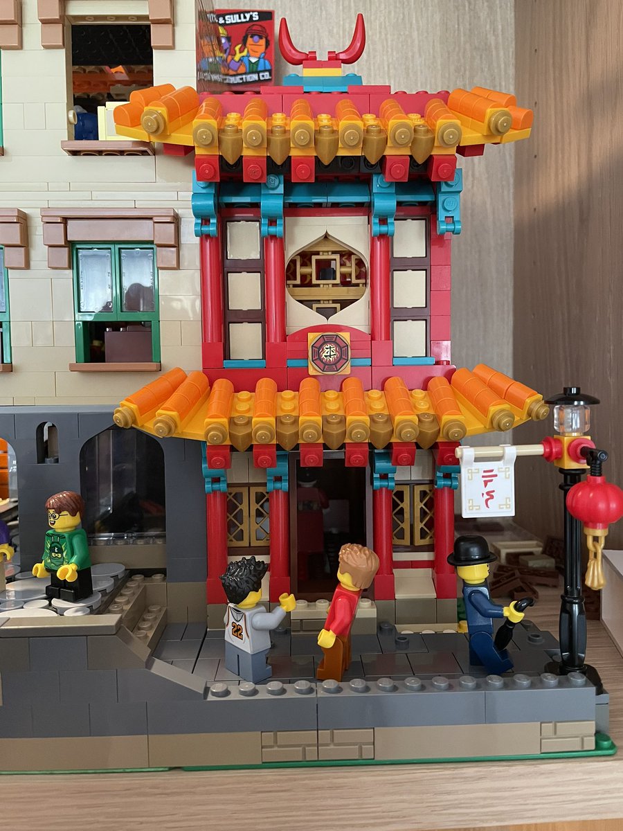 marcolego2's tweet image. My #chineseTemple and my #lego #sesamestreet building are starting to look awesome !