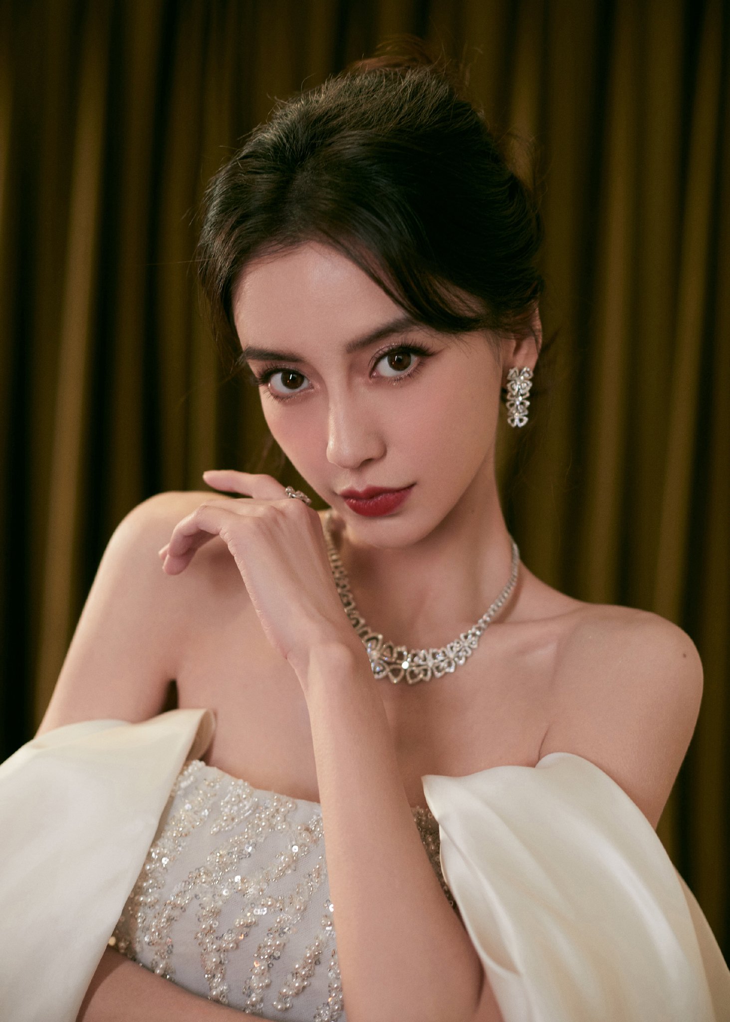 唐梅 今日は清楚なホワイトドレス 司会頑張ってる アンジェラベイビー Angelababy 楊穎 T Co 36isqprtj1 Twitter