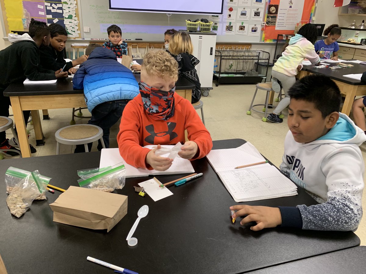 4th grade sorting resources into renewable and non renewable groups. ⁦<a href="/HumbleISD_OE/">Oaks Elementary</a>⁩ #every child everyday