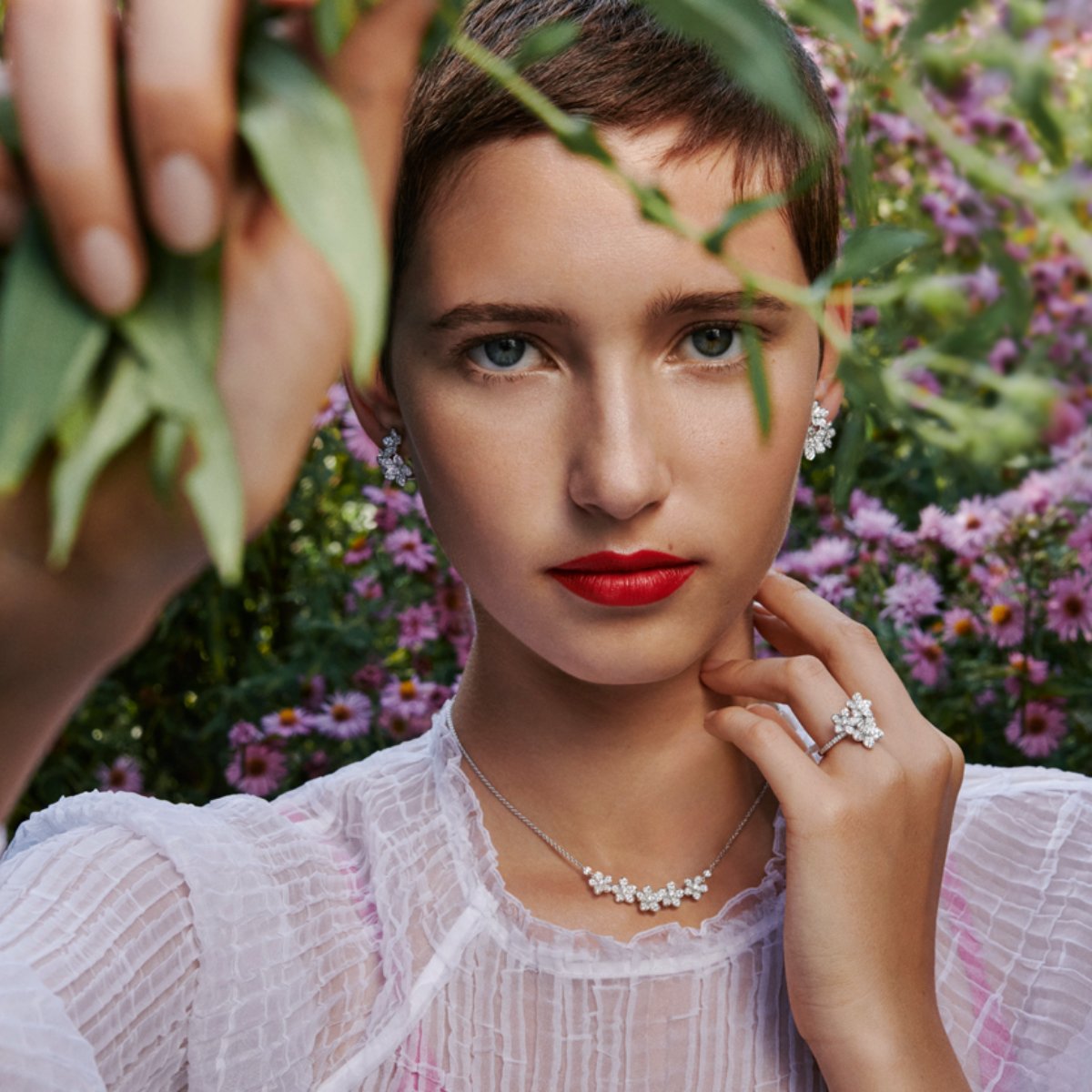 The Daily Cut 💎 Major stores buy into Baroque Rocks' vintage gold jewellery; Louis Vuitton's Francesca Amfitheatrof talks Bravery II; Graff unveils Wild Flower jewels - mailchi.mp/84e46b276f3d/t…
