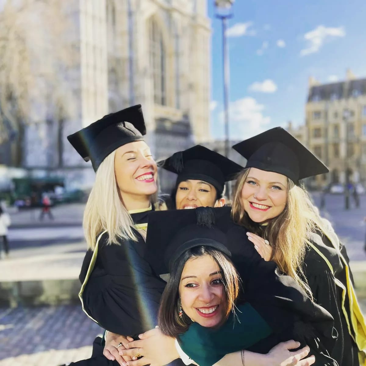 Incredibly proud of the MSc PANC cohort of 2020 who completed their degrees during lockdown. So glad you finally got to celebrate together🥳 <a href="/guidorgs/">Guido Orgs</a> <a href="/anninahuh/">Annina Huhtala</a> <a href="/GoldsmithsPsych/">GoldsmithsPsychology</a> <a href="/GoldsmithsUoL/">Goldsmiths, University of London</a>