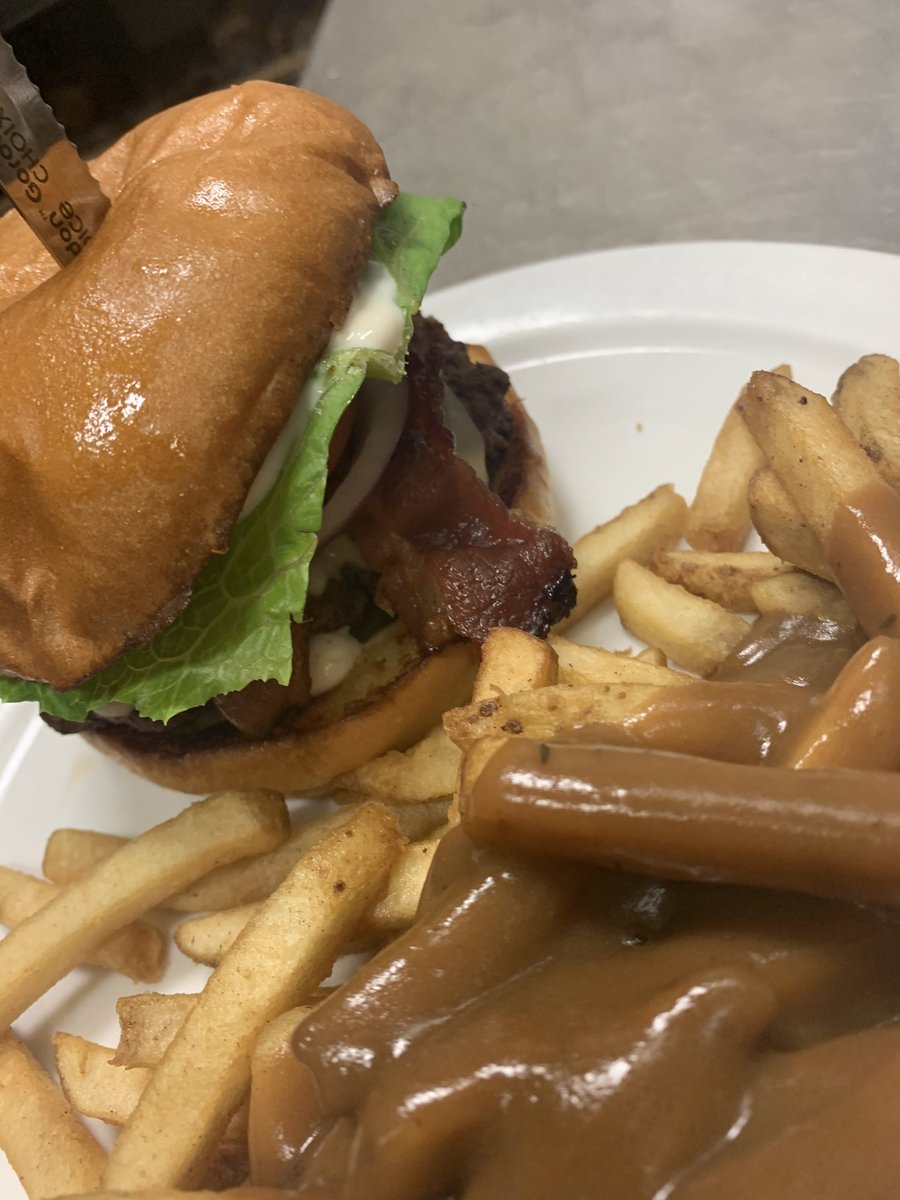 Love to see islanders out in the marketplace today supporting small biz. Todays special scallops. BLT and housemade turkey veg soup. All day breakfast . Call , order online or stop in . #WeBack