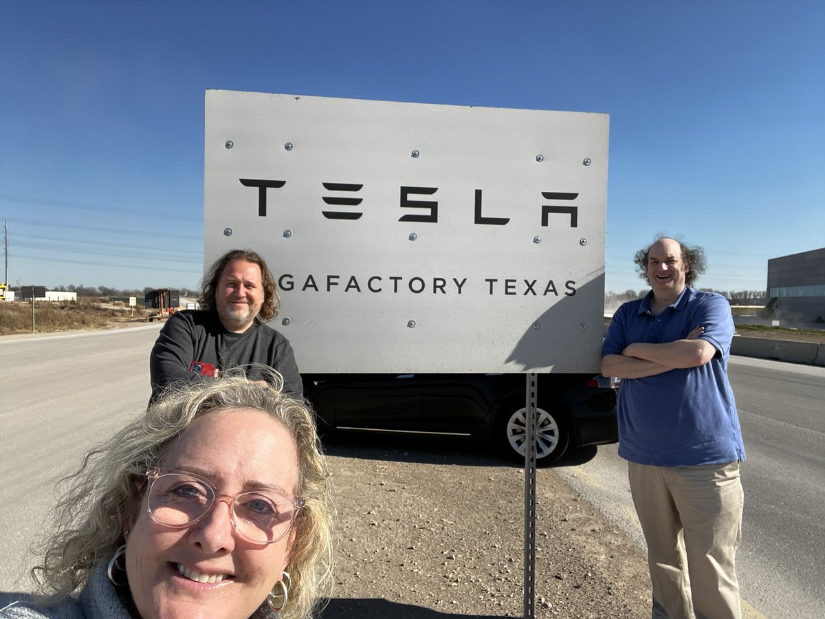 ElleTW71's tweet photo. Thank you for your jobs report Elon!! @elonmusk  @Giga_Texas @Tesla https://t.co/c0PIld2OX9