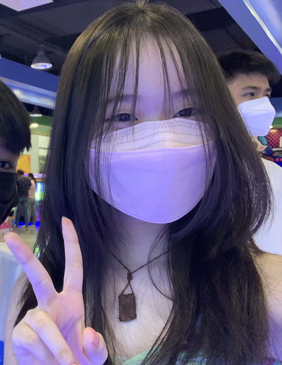 taetsver's tweet photo. HUY GAGI MUKA AKONG MAY LAHI DITO https://t.co/Ii1BIU7vvh