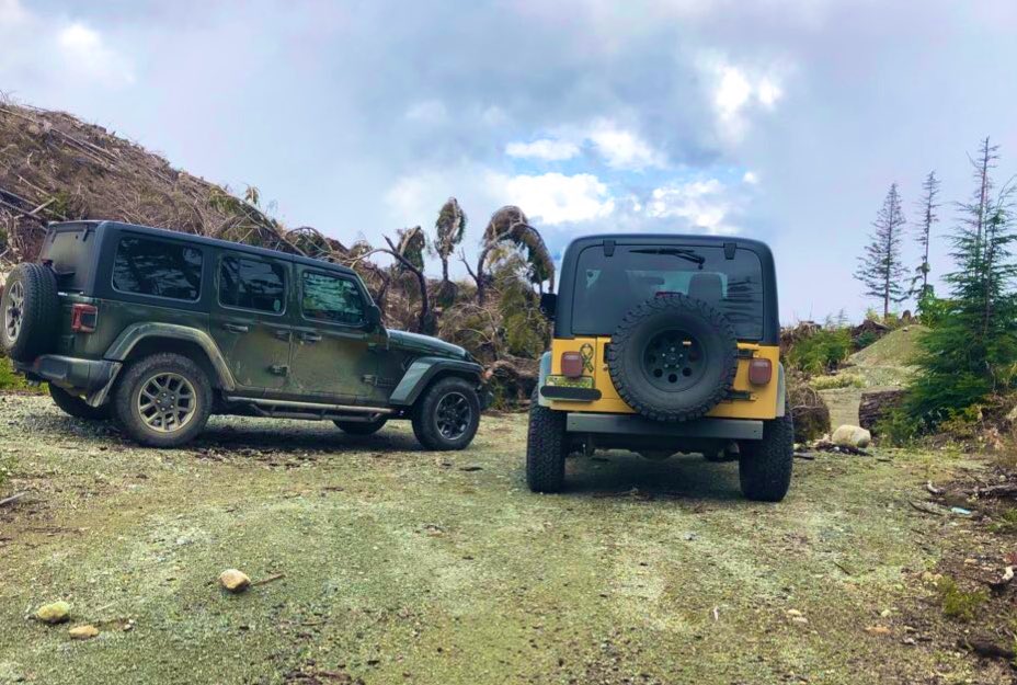 #TwoFerTuesday #TaillightTuesday @JeepCanada @THEJeepMafia @EzTrunk @4WheelParts