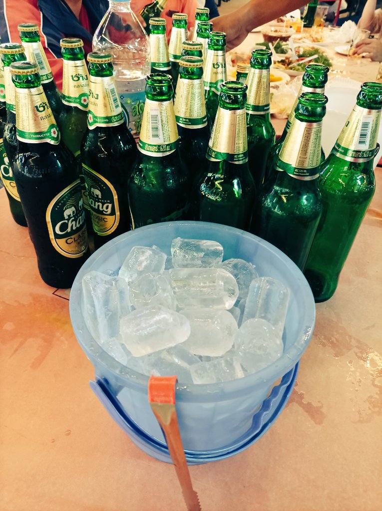 Manerfeel's tweet photo. ยัดห่าอะวันนี้... https://t.co/ehFzhPVYZp