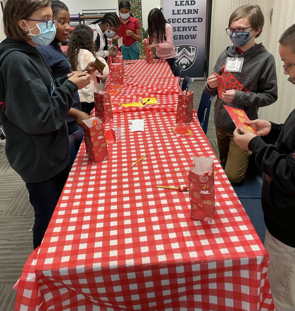 Weaver_Eagles's tweet photo. Happy Lunar New Year from our Mandarin magnet students, along with their teacher, Ms. Wang! #thegisdeffect #gisdnews https://t.co/JbVv6Xspk9