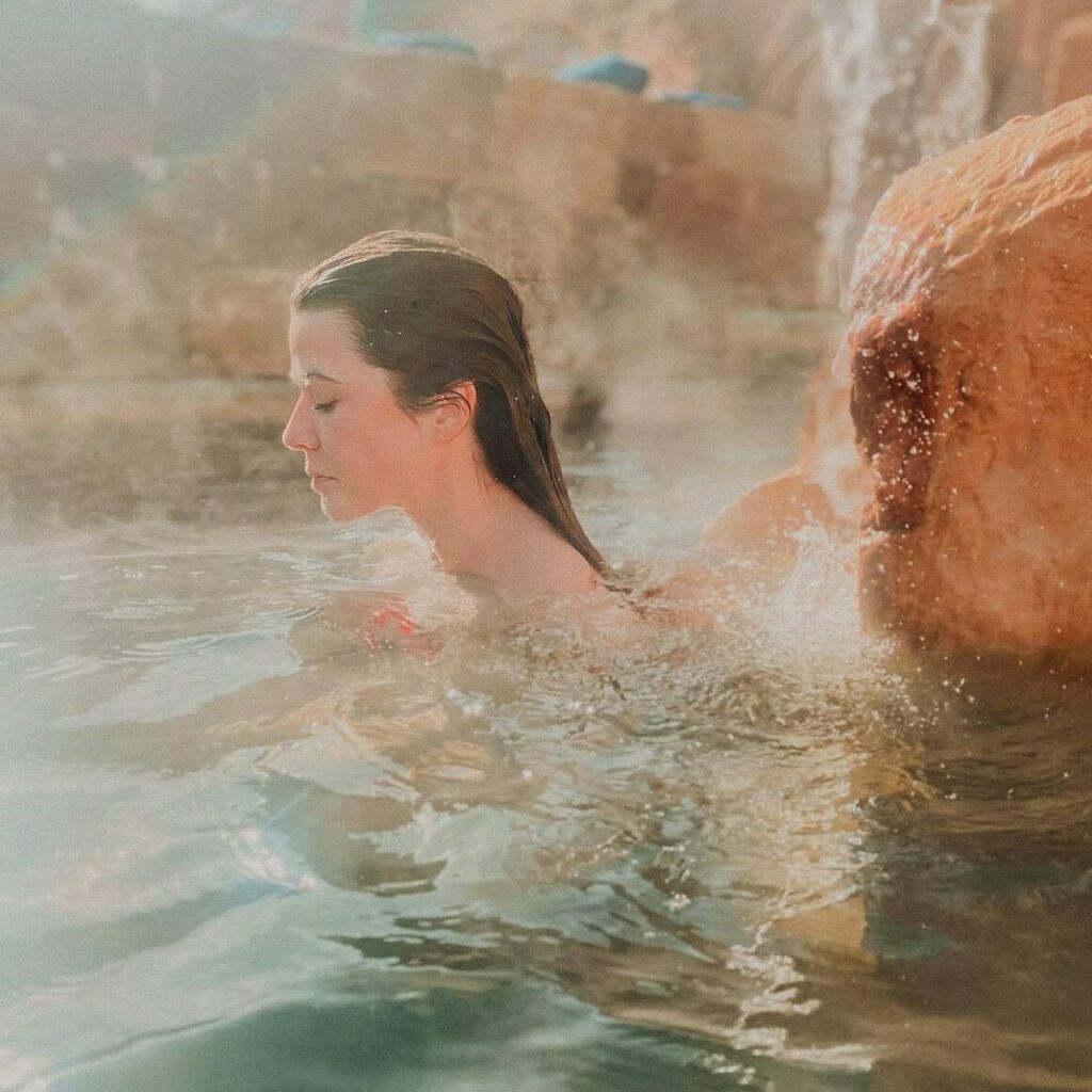 Pause, reflect, flow ✨
📸 &amp; inspiration by @themindfulbird_ instagr.am/p/CZcGMXirXnN/