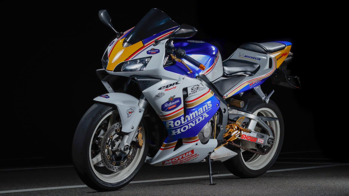 恐らく176cm CBR600RR PC37前期ロスマンズ #乗り手の身長とバイク教えて