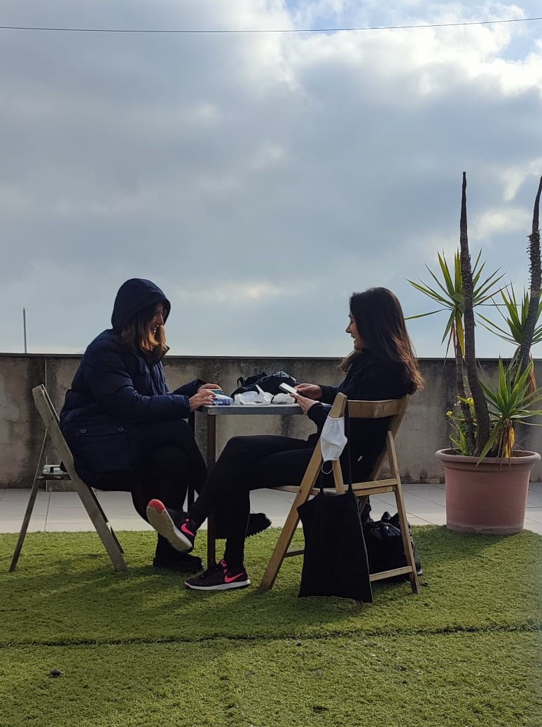 Hoy empezamos residencia creativa en @nauivanow.
Aquí en el descanso con @be_carla
Pronto nuevas incorporaciones.😊
.
.
~
#teatro #directora #actriz #dramaturgo
#nuevoproyecto #newproject