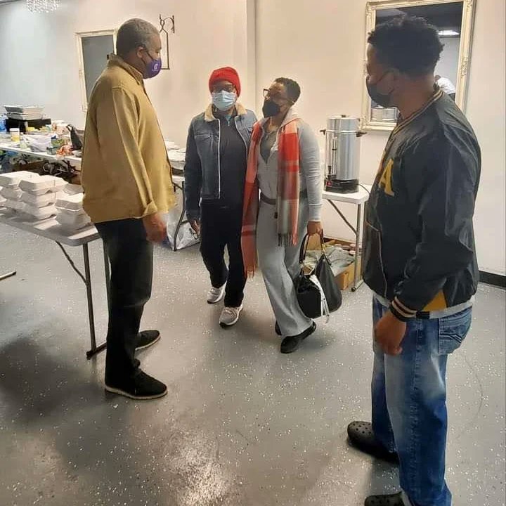ClaytonAlphas's tweet image. On this past Friday and Saturday, The Clayton County Alphas worked in Conjunction with Commissioner Demont Davis, to provide warmth from the cold! The members of Pi Gamma Lambda helped man the location!

#alphaphialphafraternityinc #ClaytonCountyAlphas #pigammalambda