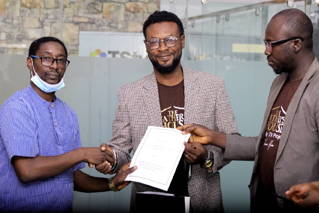 .@TSTVAfrica Partner First Faith Based Reality TV Show-‘The Fathers House’ » <a href="/fathershouseTv/">Fathers House Reality TV</a> bit.ly/3gfeedT via <a href="/vanguardngrnews/">Vanguard Newspapers</a>

Cc <a href="/MrYoungGod/">YoungGod of Christ Rydaz 👑</a>
<a href="/ottovonpablo/">Otto Paul Adah #HisLoveliness</a>