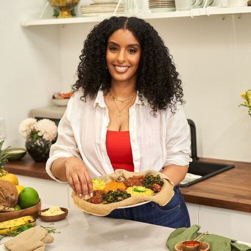 TODAY: Toronto's Eden Hagos, founder of <a href="/BlackFoodie/">Black Foodie</a>, will join Traci Ellis Ross &amp; others for a virtual roundtable on entrepreneurial health and wellness. Presented by <a href="/QuickBooks/">Intuit QuickBooks</a> this is a FREE event happening at 1PM ET. JOIN! #BlackHistory365 
shedoesthecity.com/learn-support-…