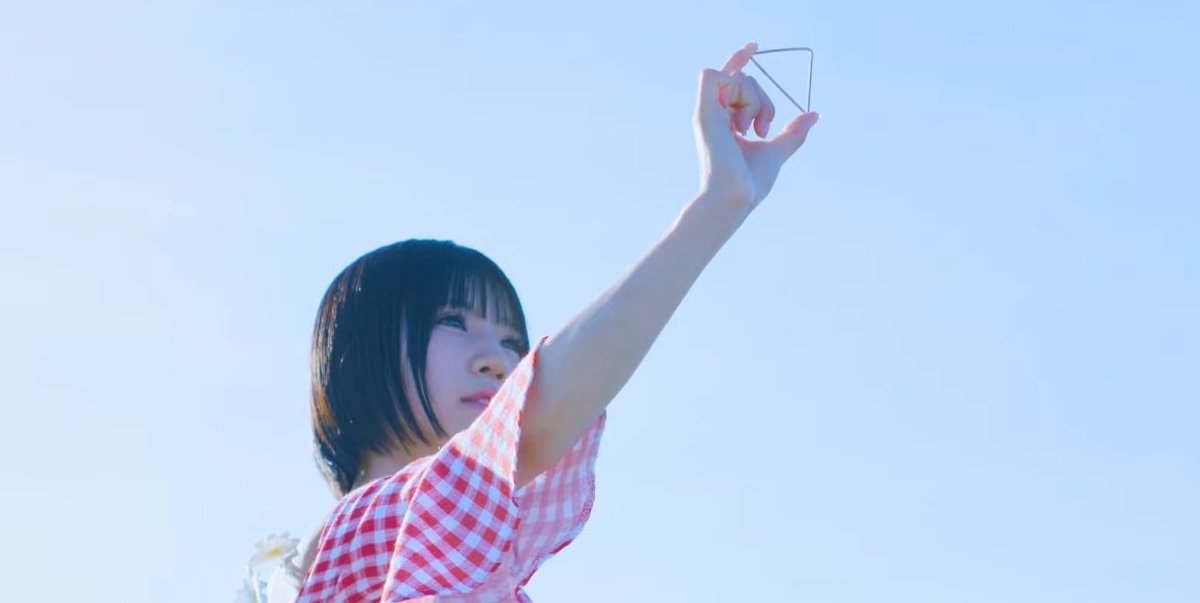yuichi_m_sje's tweet photo. Be mermaidの置物って何?って話を通話しながら議論した結果…もえきゅんの持ってる三角形の針金じゃね?みたいなアホみたいな答えにたどり着きました。
ということでおやななみ。
#さくらシンデレラ
#Bemermaid
#抽選会 https://t.co/9ZjZ08V7HB