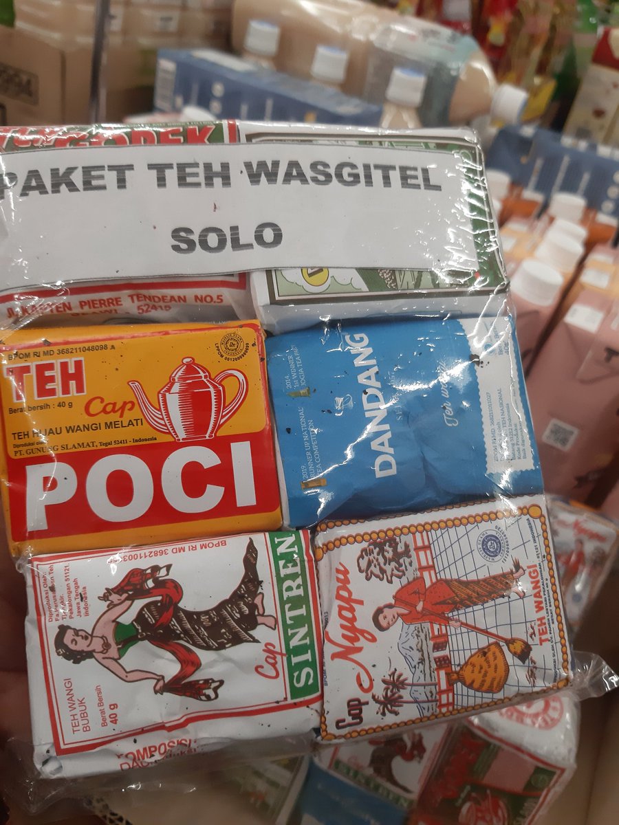 dekdyan's tweet image. Hari ini maen ke solo. Tujuan utamanya sih ke pasar gedhe lantai 2. Nyobain rekomendasi dari @drhaltekehalte . Oya karna pas imlek jd suasana pasar gede meriah banyak lampion. Ada kopi coklat dr meurdue &amp;amp; lumpia vietnam. Pang tak lupa membeli teh racikan solo