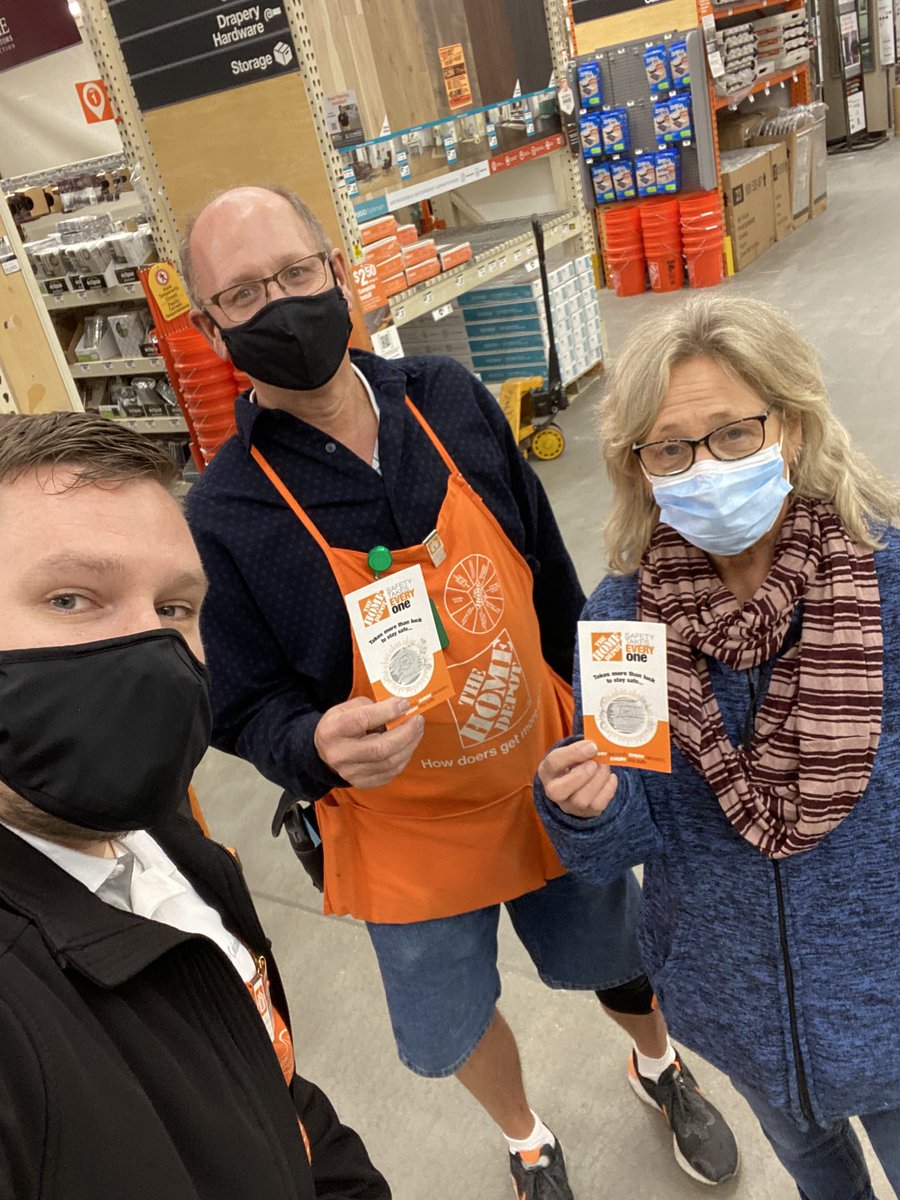 Mike L and Linda helping MET drop pallets safely this morning! Both winning hats on the scratch offs! #SafetyMatters #winners #THD #Thanks <a href="/luisjoelm/">Luis Mendez</a> <a href="/HDCurrie0264/">Christopher currie</a> @WardallyJ <a href="/VCSTHD/">Vernon C Small</a>