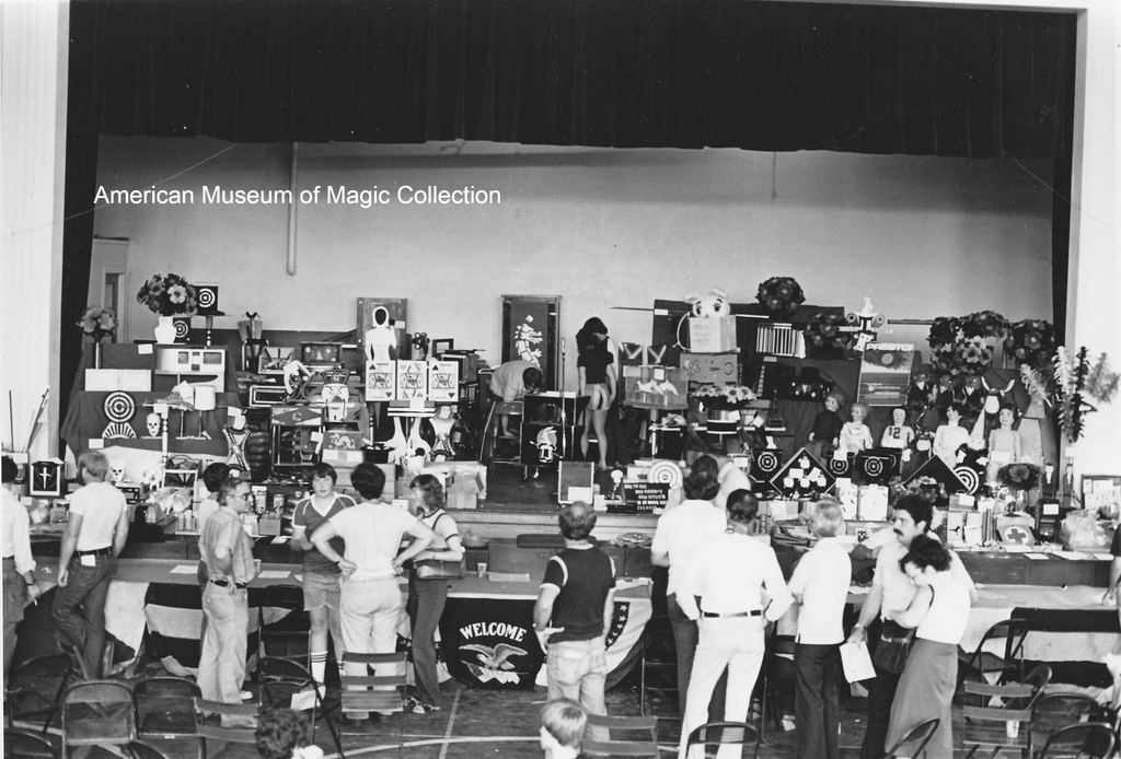 AmMuseumofMagic's tweet photo. From our collection: Dealer room at Abbott's Magic Get-Together. c. 1975
The Get-Together began as an open house for Abbott's Magic Co. in 1934 and it's still going strong today! It occurs every August in Colon, Michigan.
#magicweek #magicgettogether #magic #magichistory https://t.co/dd7mV4zjRV