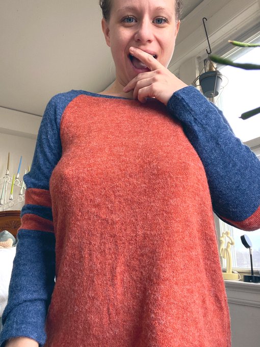 Nipples &lsquo;on point&rsquo; in this shirt 😉 get me some likes and retweets and maybe I&rsquo;ll show you what&rsquo;s under&hellip;<a href="/tag/goodmorning"class="tags"><span>#goodmorning</span></a>