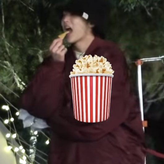 gose editor putting a popcorn png on jeongcheol while watching seungkwan and hoshi kill eo