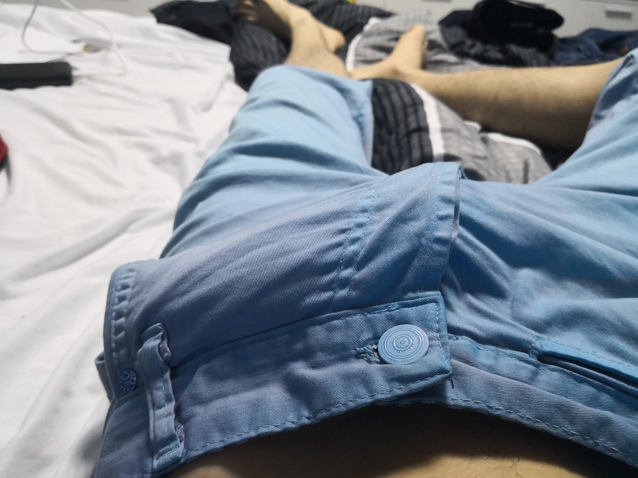 Bulging in bed.
#horny #hornycock #erection #bisexual #bicurious #gay #follow #retweet https://t.co/