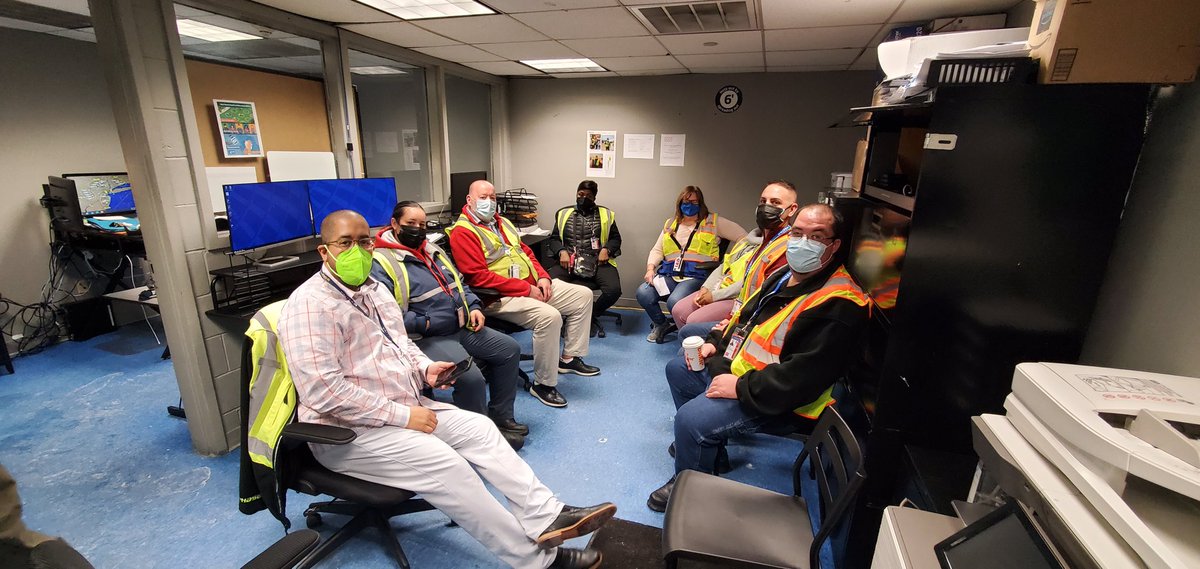SalangaJ's tweet photo. Our new AO auditors, Policy &amp; Procedure team, and our Business Partners, Prospect, collaborating in EWR on best practices so we can provided the best product to our customers! @JMRoitman @MikeHannaUAL @chahin_hector @rodney20148 @Bdubspub #WeAreUnited https://t.co/RhVpMoau53