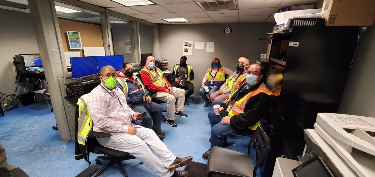 Our new AO auditors, Policy & Procedure team, and our Business Partners, Prospect, collaborating in EWR on best practices so we can provided the best product to our customers! @JMRoitman @MikeHannaUAL @chahin_hector @rodney20148 @Bdubspub #WeAreUnited