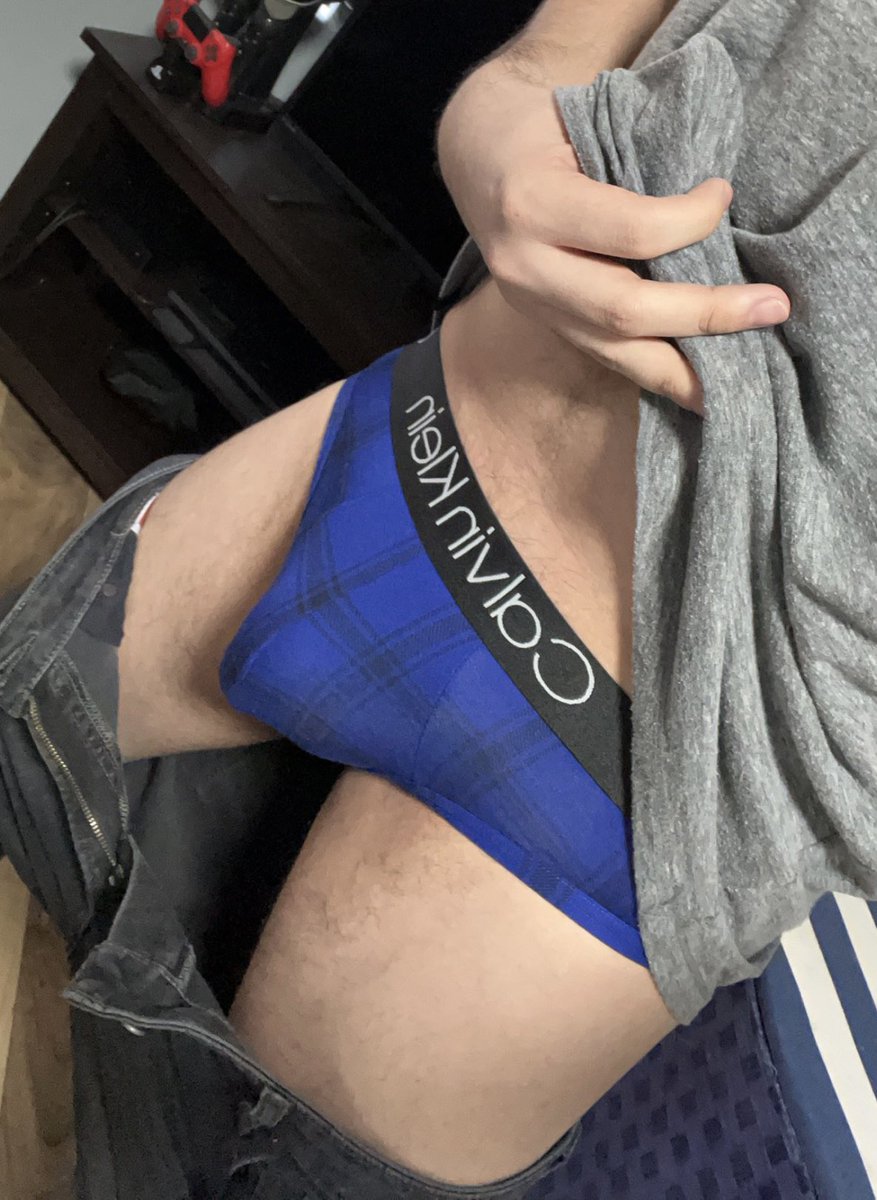 raverb27's tweet photo. 🔵 Tuesday! #CalvinKlein #Briefs #Gaybulge #Gayslc #BriefsBulge #Underwearfetish https://t.co/Rc3XluvMM4