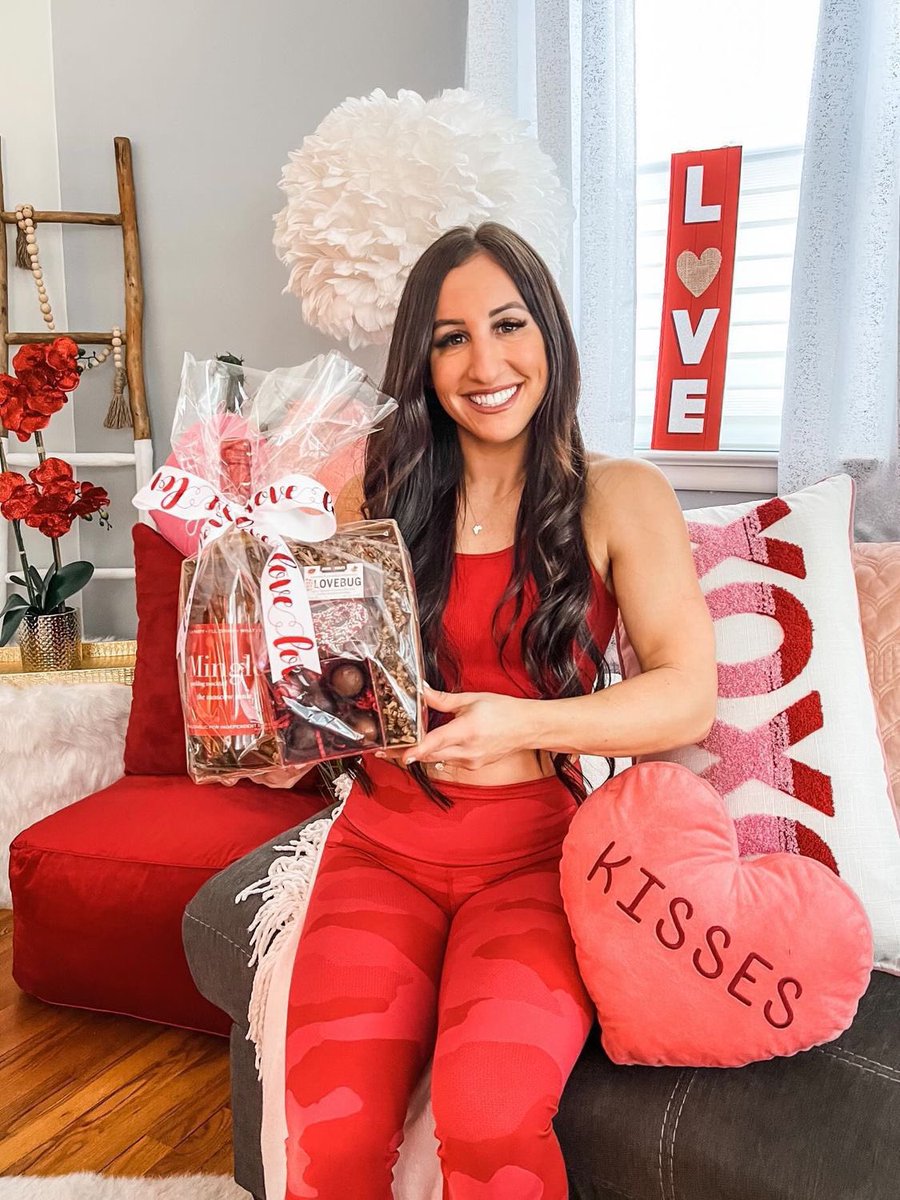 PA General Store (@pageneralstore) on Twitter photo #ValentinesDay not only celebrates romance but the love we share in all of our friendships!
The fabulous Alyse Scaffidi (<a href="/BiteSizedFit/">Alyse Scaffidi // @bitesizedfitness</a>) shows off our Valentine’s Party Sampler, which makes a perfect gift for your BFF’s 👯♀️👯 #ValentinesDay not only celebrates romance but the love we share in all of our friendships!
The fabulous Alyse Scaffidi (<a href="/BiteSizedFit/">Alyse Scaffidi // @bitesizedfitness</a>) shows off our Valentine’s Party Sampler, which makes a perfect gift for your BFF’s 👯♀️👯