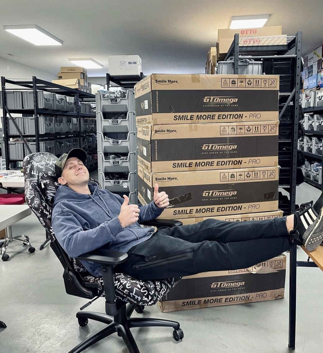 Who wants one? 🤔💺 #SmileMore