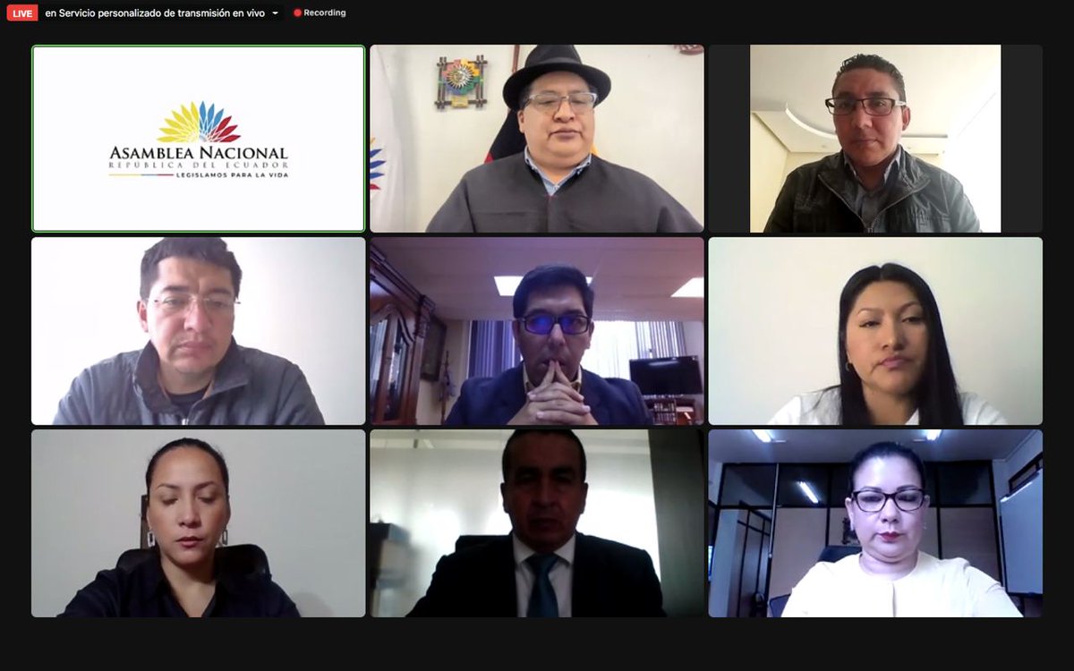 El presidente de la comisión <a href="/ManuelMedinaQ/">Manuel Medina</a> expresa que los institutos tecnológicos tienen  que ser considerados como instituciones educativas en igualdad de condiciones con las universidades, por lo que es indispensable brindar la calidad de educación que se requiere.