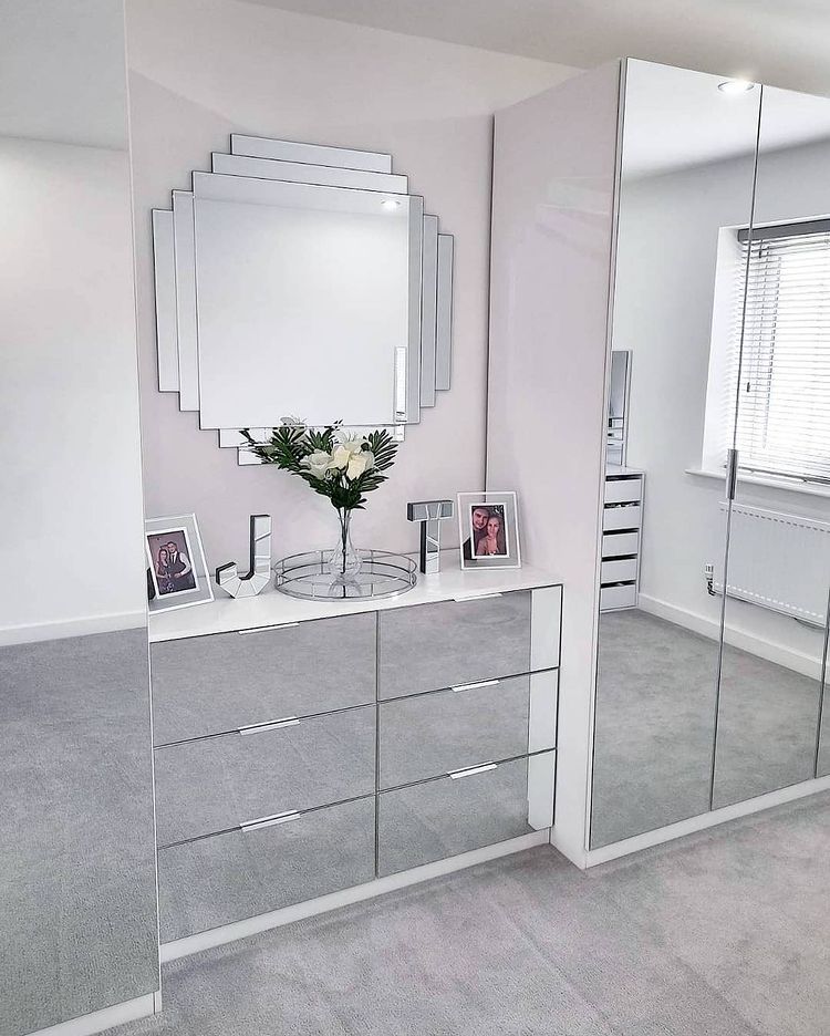 MelodyMaison's tweet photo. Dressing room goals from @our_eaton_newbuild 😍
📸 @our_eaton_newbuild
🔎: MM32207
.
.
.
.
.
.
#melodymaison #bedroom #dressingtable #dressingroom #dressingroominspo #walkinwardrobe #bedroomdecor https://t.co/NSLafF26sf