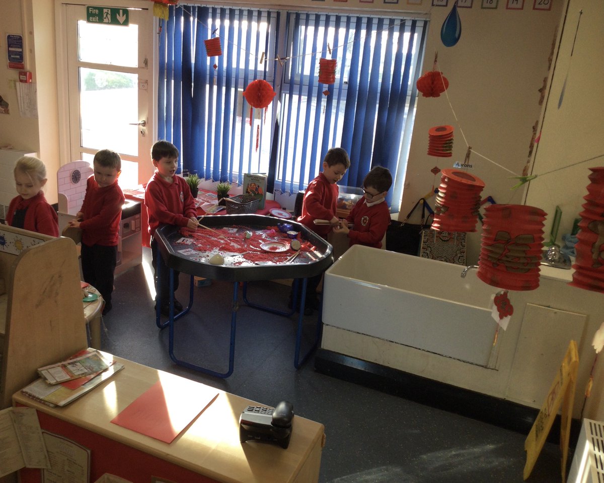 Jackson_Miss1's tweet photo. Today we have been learning about Chinese New Year and how it is celebrated! We have been busy exploring our new role play area.

We read The Story of the Chinese Zodiac and discovered 2022 is the year of the tiger🐅🐯
@BalshawLaneCPS @Miss_Arundale https://t.co/akHICVWA8I