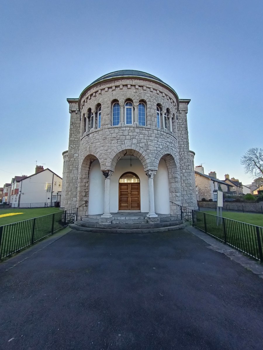 Abergele Architecture - Catholic Church of Saint Therese of Lisieux
#churchesofinstagram #churcharchitecture #architecture #culturalbuildings #beautifuloldbuildings #churches #northwales #northwalestagram #abergele