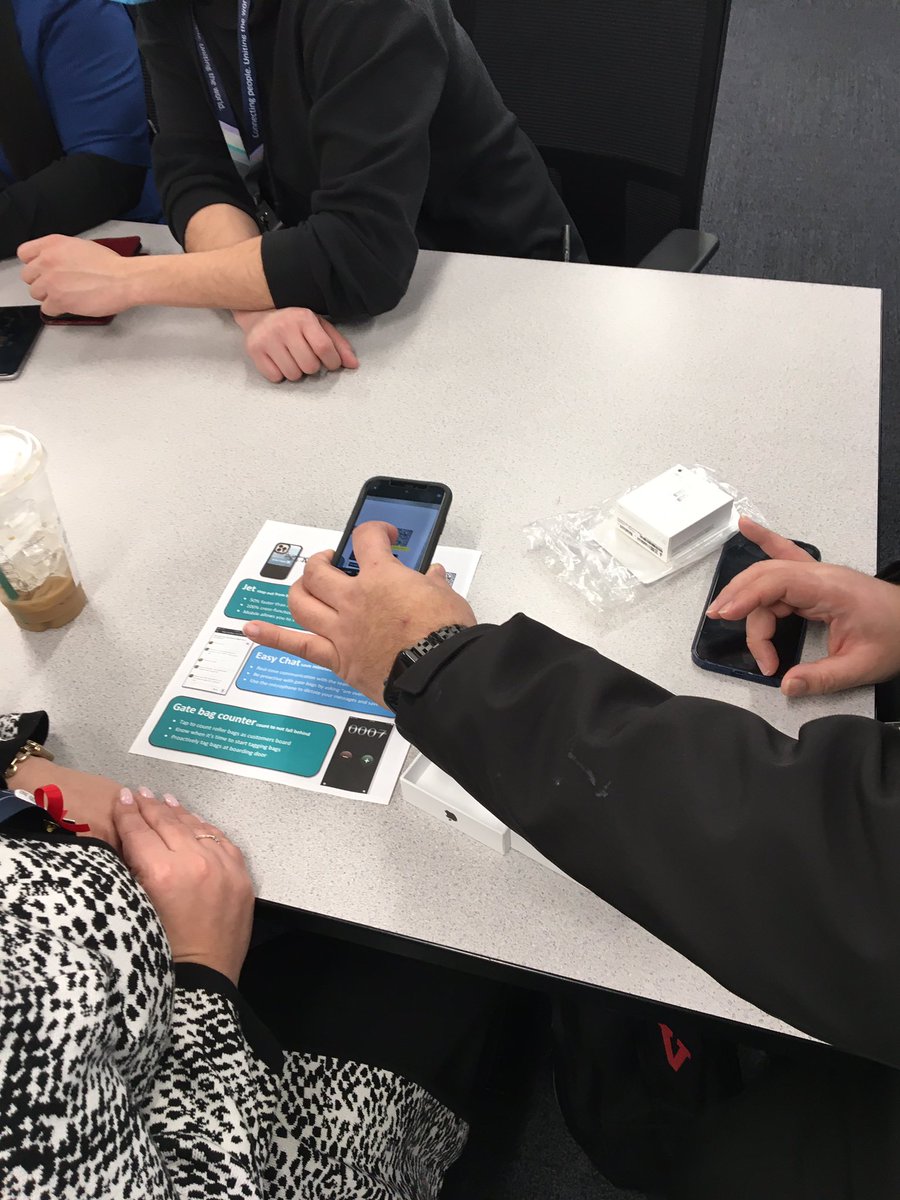 IvaLesnik's tweet photo. Enhancing the employee and customer experience by providing new mobile handheld devices to our CS agents. The exciting MAP refresh kick-off started today at ORD!@GrewalMandee @Vern_UAL @UnitedArtemis @ScottSmith_UAL @weareunited https://t.co/H38zcplNQh