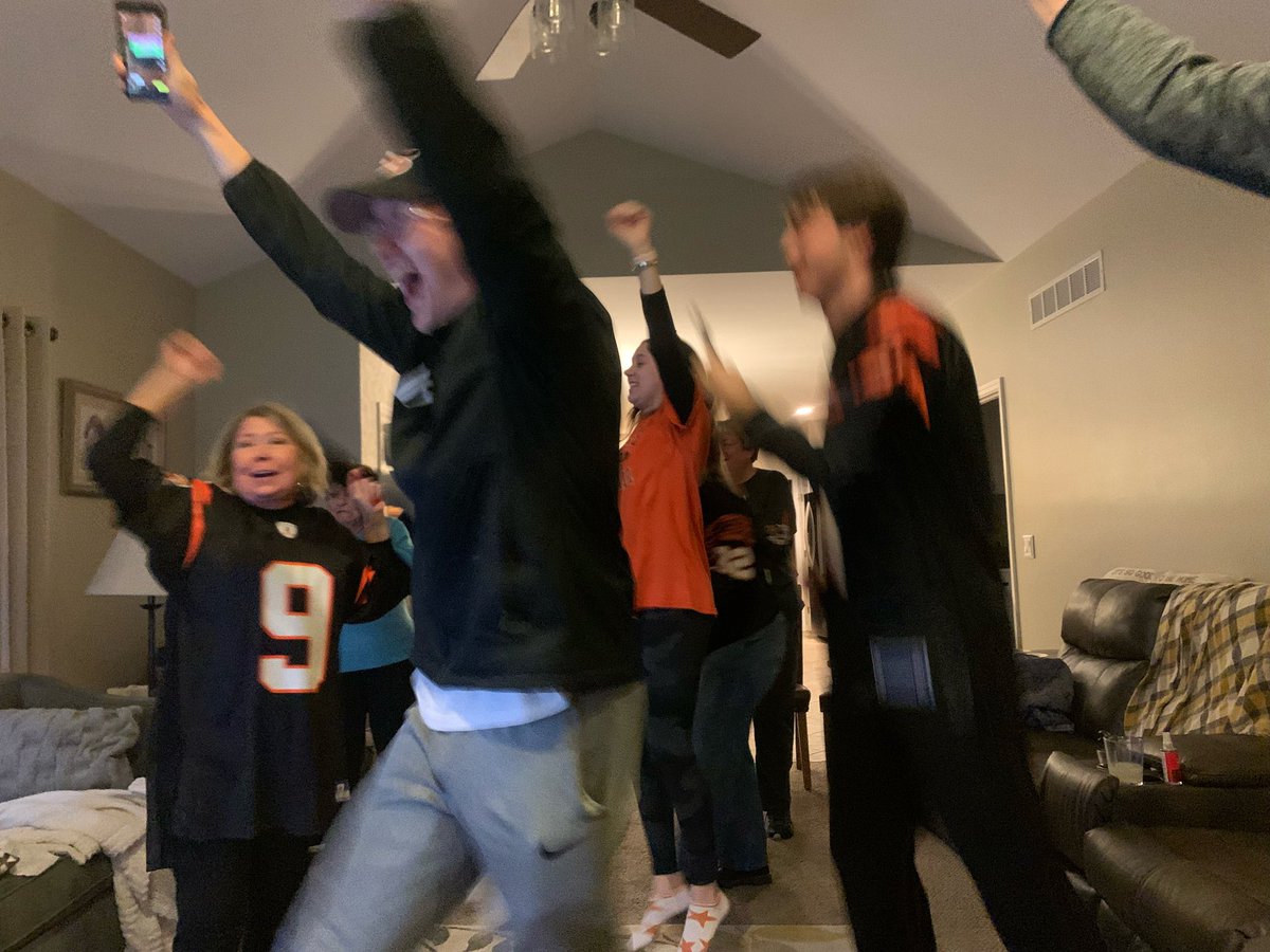 BSRoberts9's tweet photo. @JimIrsay My dear friend in the 9  jersey came back from Near dying this past year from Covid and deserves to go to the Super Bowl!!! https://t.co/vXQpmAYror