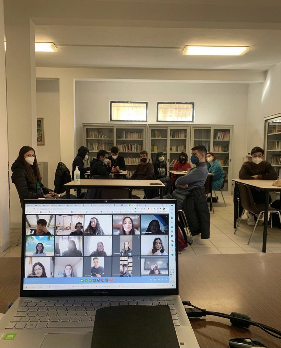 AITAEU's tweet photo. Working for the second part of the project! 

#asoc2122 #attheschoolofopencohesione #opencoesione #nuoro https://t.co/XR9VkKbvey