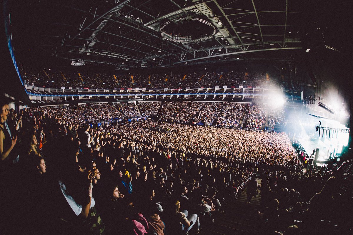 halsey 🌸 tweet media