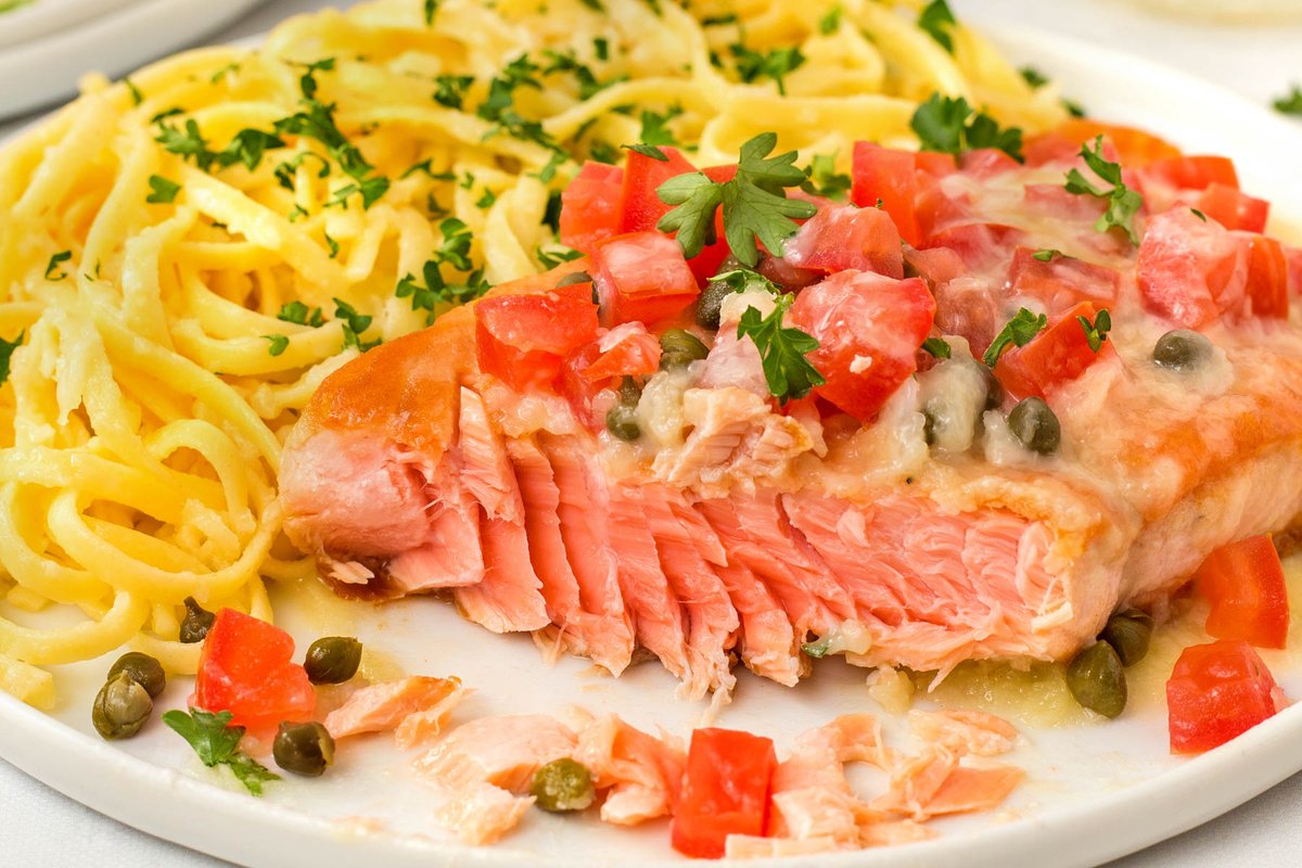 TaraNoland's tweet image. This gorgeous dinner for a Copycat Buca di Beppo Salmon Sorrento is easier to make than you think. Impress yourself, friends and family with this meal. #salmonsorrento #bucadibeppo #copycatrecipe #salmon #dinner #seafood noshingwiththenolands.com/copycat-buca-d…