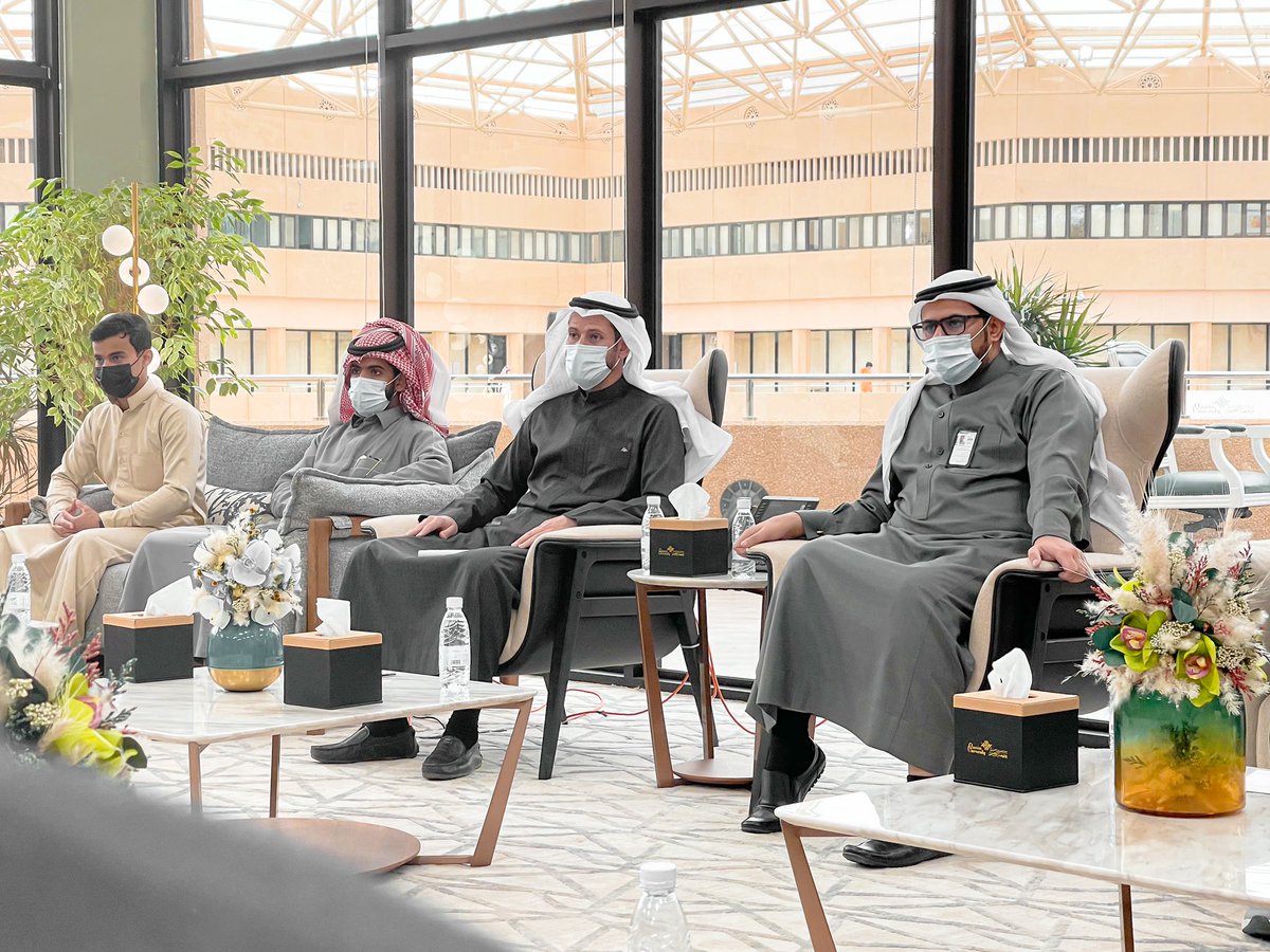 qunsad's tweet image. عقد رؤساء الأندية الطلابية المركزية بـ #جامعة_القصيم اجتماعاً بحضور عميد عمادة شؤون الطلاب الدكتور محمد بن صالح العجلان، وذلك لمناقشة برامج وفعاليات الفصل الدراسي الحالي.