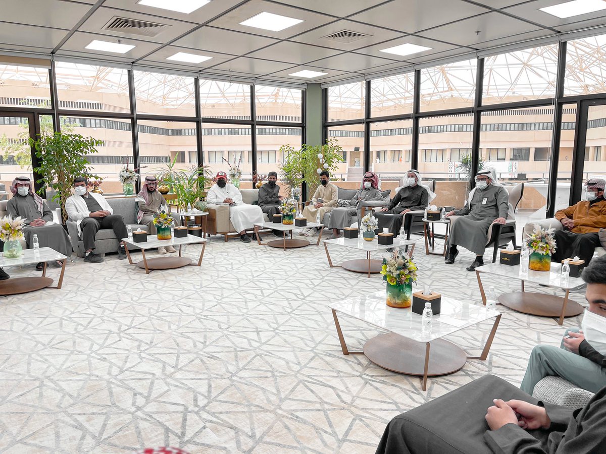 qunsad's tweet image. عقد رؤساء الأندية الطلابية المركزية بـ #جامعة_القصيم اجتماعاً بحضور عميد عمادة شؤون الطلاب الدكتور محمد بن صالح العجلان، وذلك لمناقشة برامج وفعاليات الفصل الدراسي الحالي.