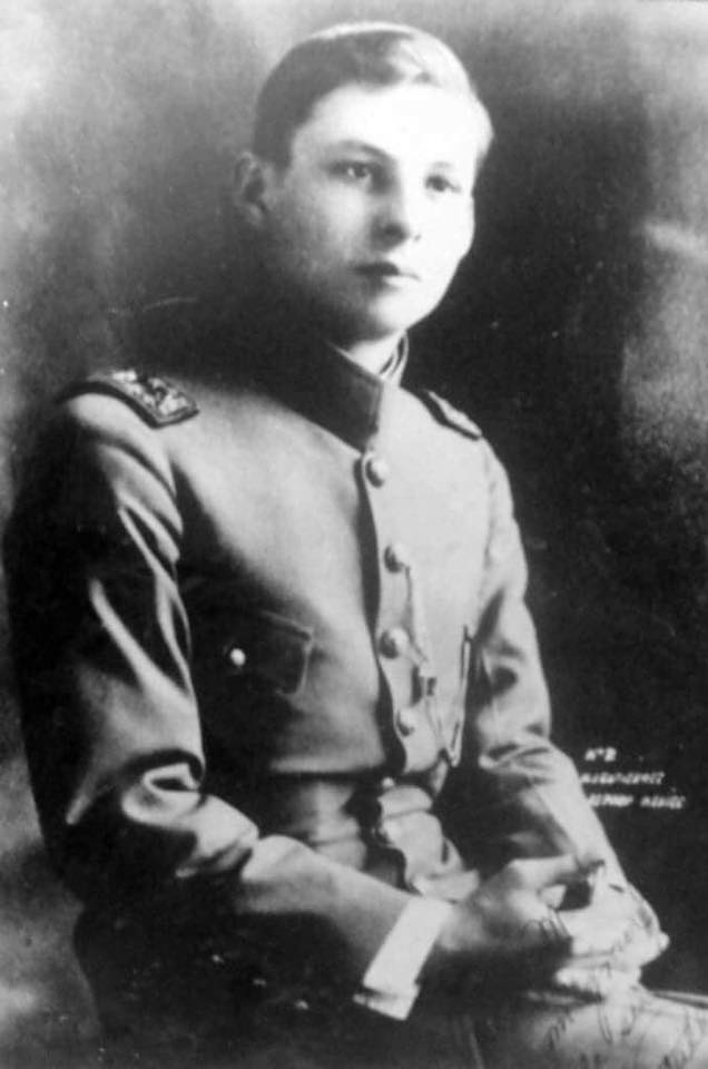 ahgsin's tweet photo. #EFEMERIDE:

1 de febrero de 1915.

#RafaelBuelna penetra a #Sinaloa con tres mil Villistas. 

Fuente: #EfeméridesSinaloenses. https://t.co/DKb4F7iUDZ