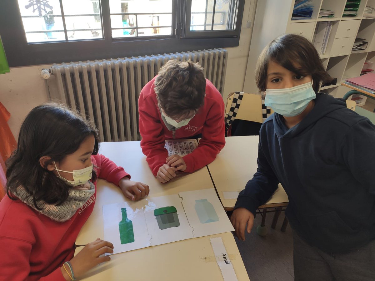 EscolaelPalau's tweet photo. Aquesta setmana verda els alumnes de 3r hem fet el taller Tanquen el cicle, on hem après a gestionar el residus.
#SetmanaVerda https://t.co/fwCjClPVpc