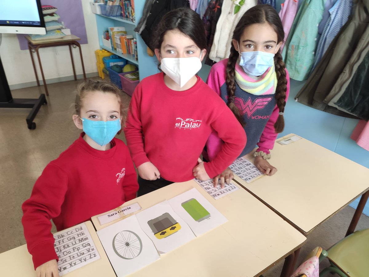 EscolaelPalau's tweet photo. Aquesta setmana verda els alumnes de 3r hem fet el taller Tanquen el cicle, on hem après a gestionar el residus.
#SetmanaVerda https://t.co/fwCjClPVpc